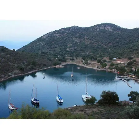 Only Blue Rhapsody Apartahotel 4*