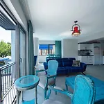 Only Blue Rhapsody شقة فندقية